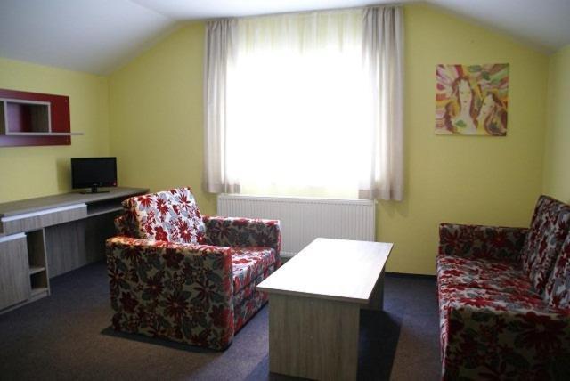 F - Team Hotel Liptovský Hrádok Kamer foto