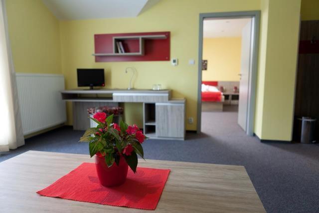 F - Team Hotel Liptovský Hrádok Kamer foto