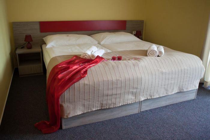 F - Team Hotel Liptovský Hrádok Kamer foto